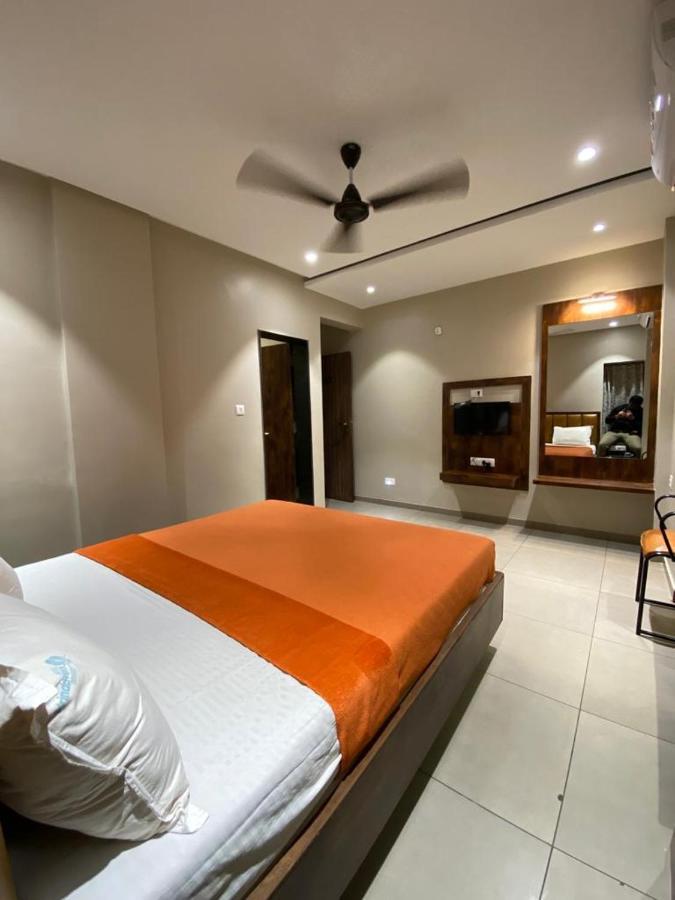 Hotel Vrindavan Deluxe Kolhapur Ngoại thất bức ảnh