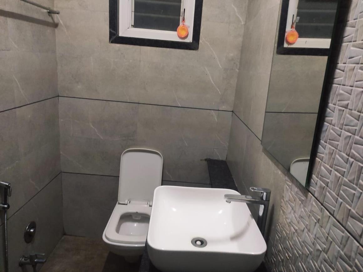 Hotel Vrindavan Deluxe Kolhapur Ngoại thất bức ảnh