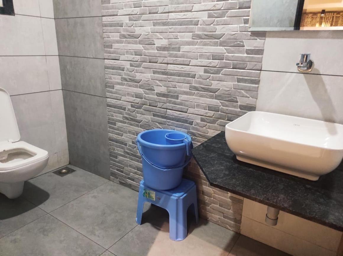 Hotel Vrindavan Deluxe Kolhapur Ngoại thất bức ảnh
