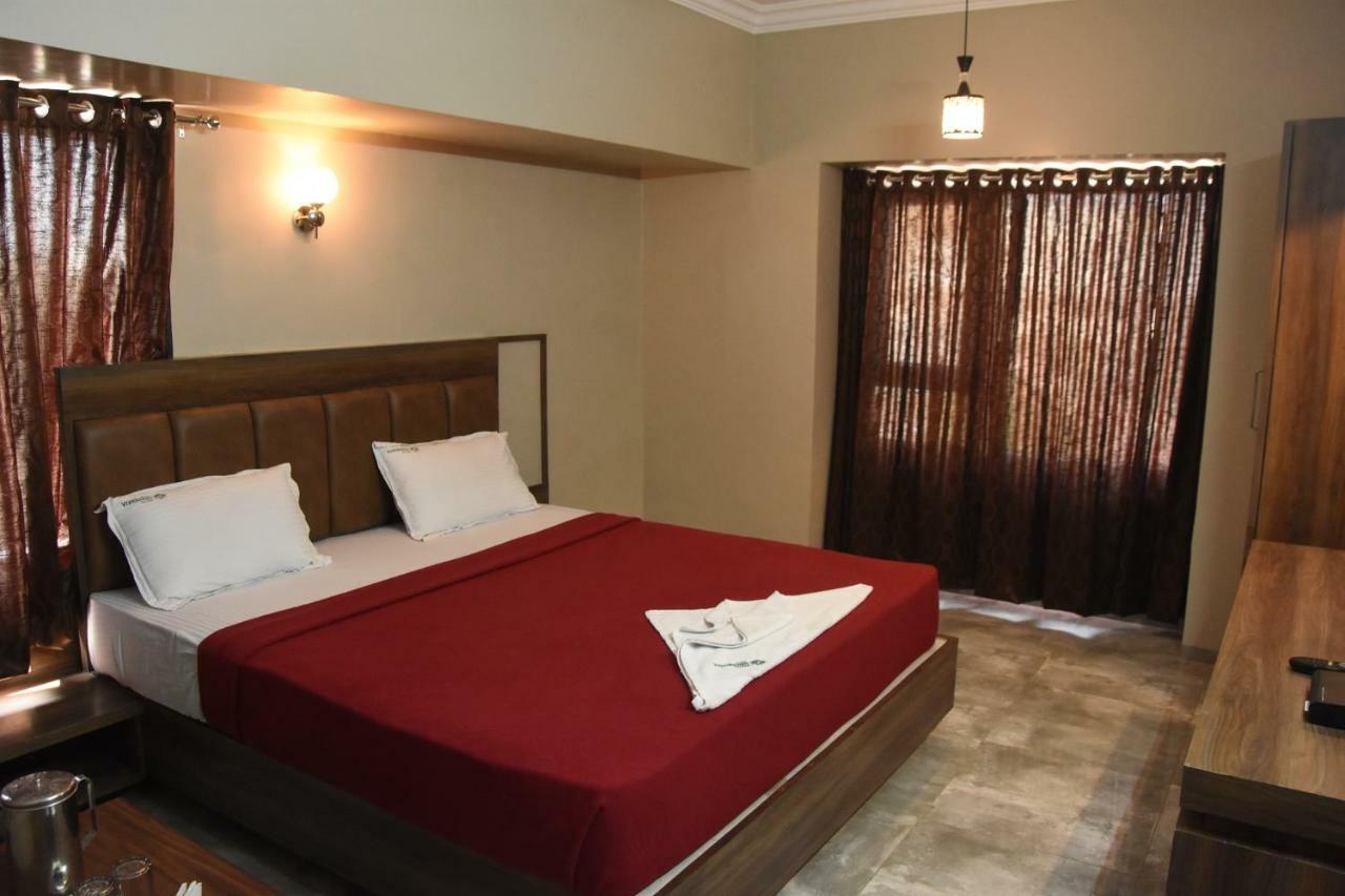 Hotel Vrindavan Deluxe Kolhapur Ngoại thất bức ảnh