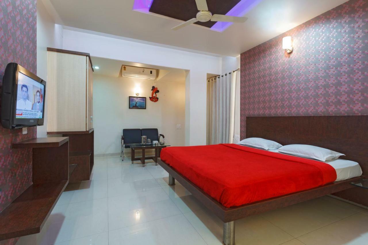 Hotel Vrindavan Deluxe Kolhapur Ngoại thất bức ảnh