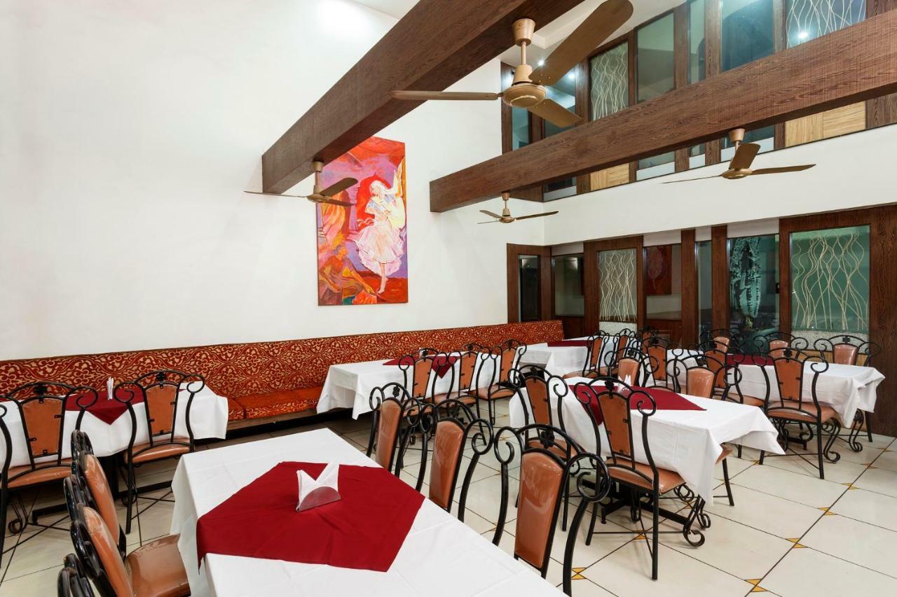 Hotel Vrindavan Deluxe Kolhapur Ngoại thất bức ảnh