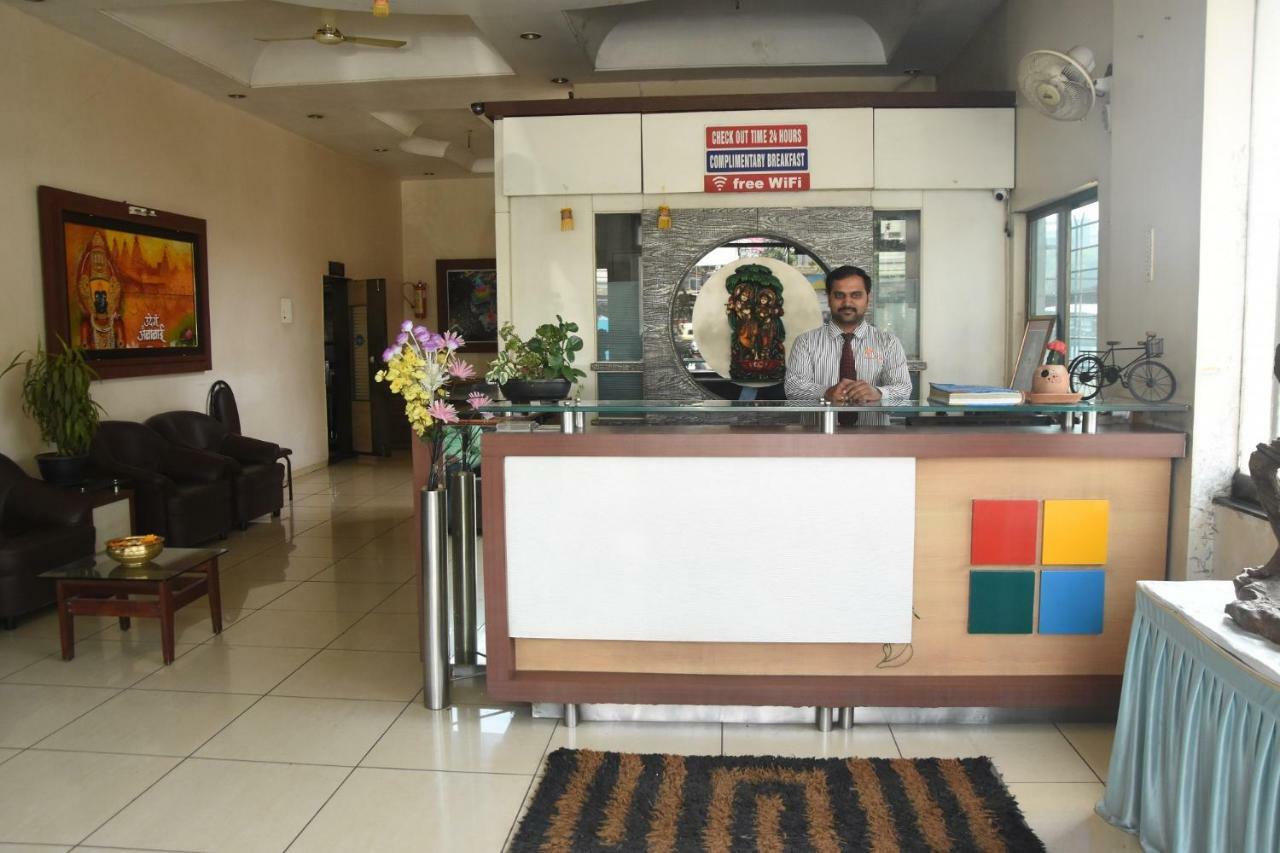 Hotel Vrindavan Deluxe Kolhapur Ngoại thất bức ảnh